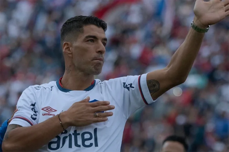 Luis Suárez - Uruguay bật lên nhờ chàng trai trẻ